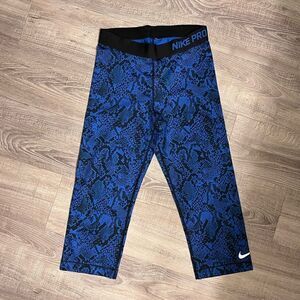 NIKE PRO cropped Dri fit leggings